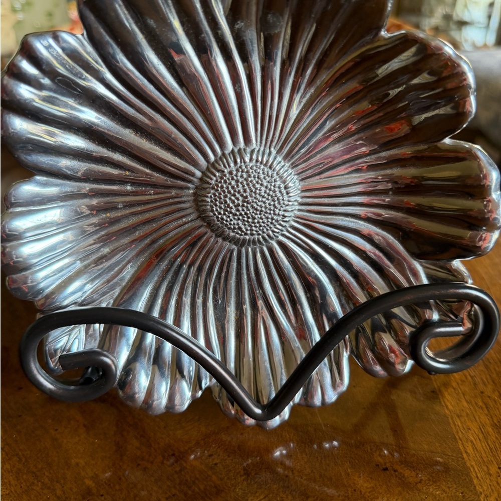 Fitz and Floyd Silver Metal Flower-Shaped Trinket/ Candy Dish